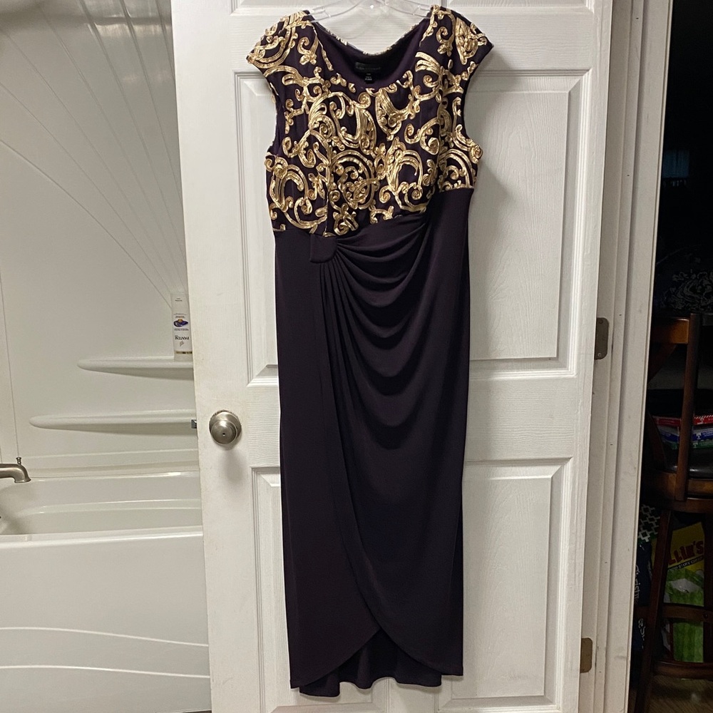 Connected Apparel Purple Gown with Gold Rush Detailing Woman’s, Size 14